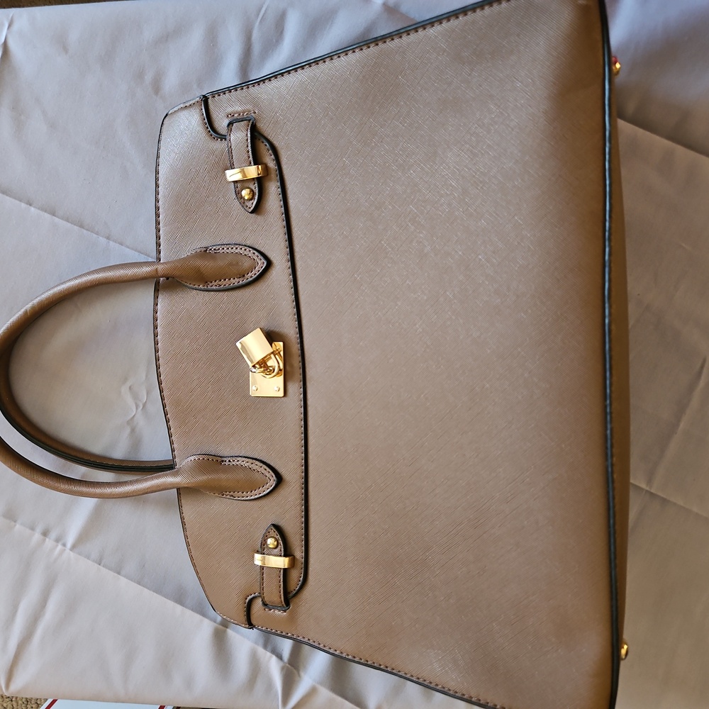 Brown Mid/Lg Purse